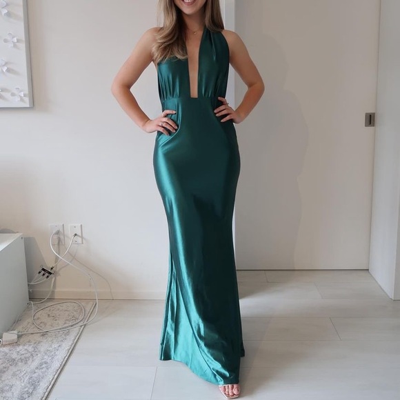 Dresses & Skirts - Green Mermaid-Style Dress with Multi-Way Top